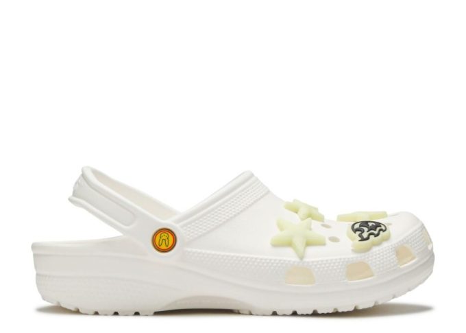 Bad Bunny x Classic Clog “Glow In The Dark” Bad Bunny x Classic Clog “Glow In The Dark”