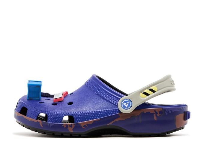 Fortnite x Classic Clog “Battle Bus”